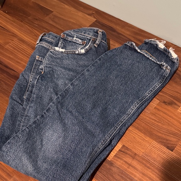 Distressed Agolde Riley Jeans - Picture 3 of 9